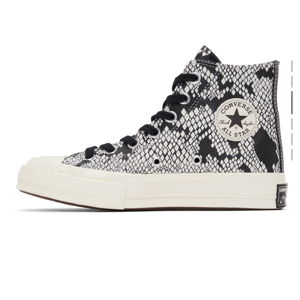💫SOLD💫 Converse Black and White Snake Pattern High Tops